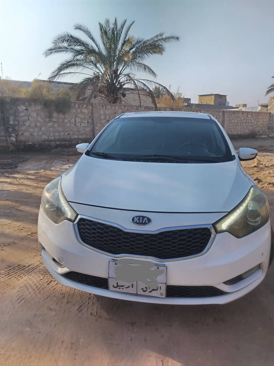 السلام عليكم
كياسيراتو 2014فول عده البصمه
فتحه مري شفط تحكم جهتين شفتات  شاشه كامره حاكيه لدامامي وخلفي حساس اربع جهات محرك 1600كيرومحرك كارتون السياره خيرمن الله
 بيهه باردشي قليل مأشرعلي فقط  

مكانهه النجف الاشرف 
السعر 127$وبيها مجال
 
للستفسار  ***********
