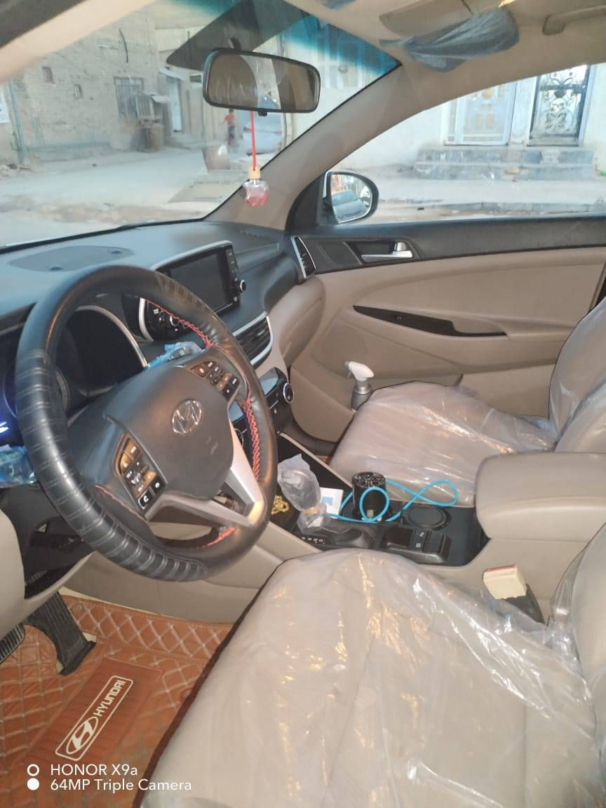 توكسان موديل 2019
شركه الكاصد..سياره مكفوله كفاله عامه 
خمس عدسات كشنات كهرباء حساس أمامي خلفي 
كشاف رادار ماشيه 98
نجف حي الجامعه..السعر 210
***********
