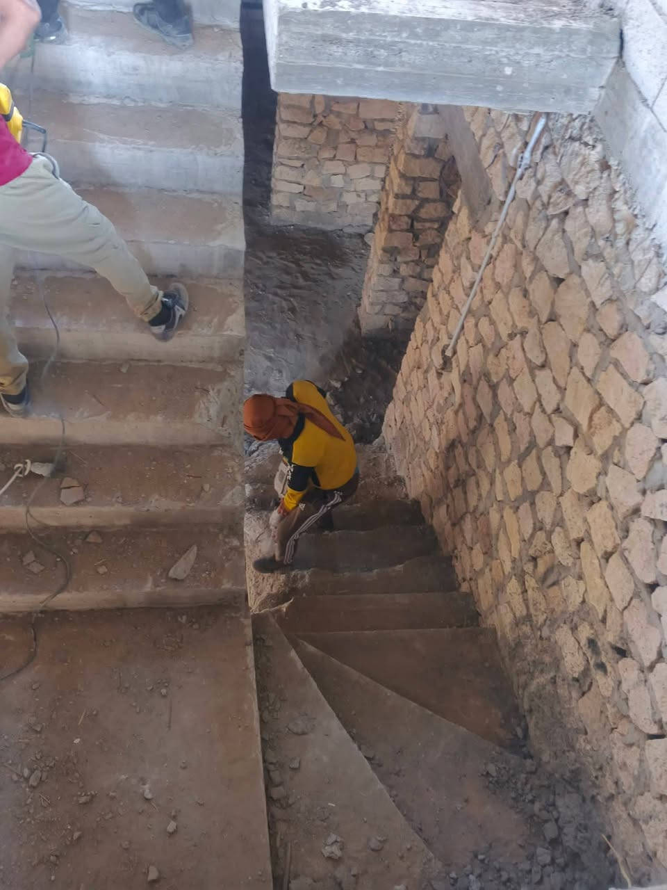 سلام عليكم  / يوجد كادر عمل جاهز/ تصعيد مواد/ تنضيف بيوت/ تفليش/ تكشيط/ تنضيف حدائق/ دفن نهري  / شقلنه ليل ونهار   /ومعداتنه جاهز/ ماعليك بس تصال على رقم  /     ***********
