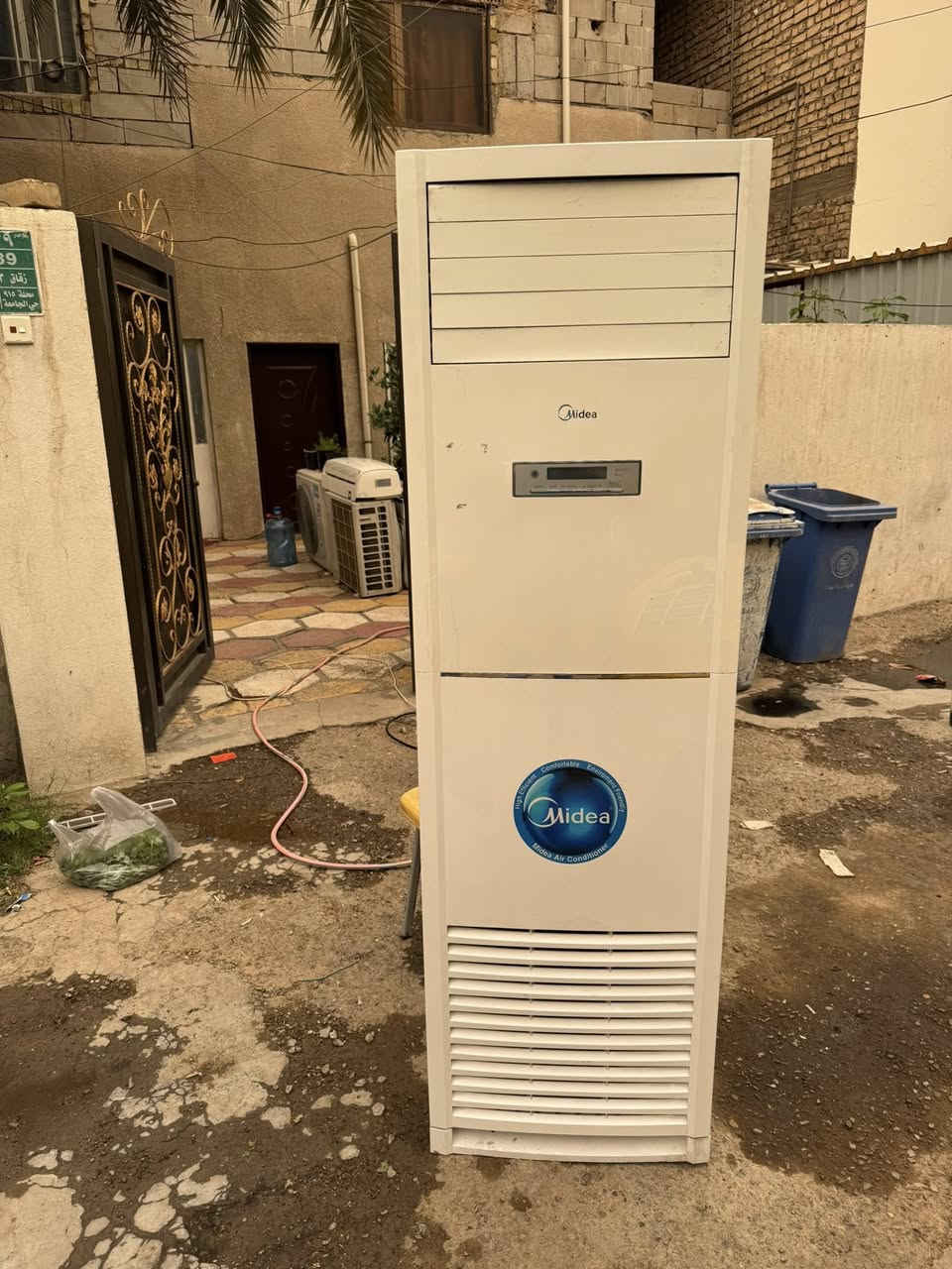 سبلت كنتوري 3 طن ميديا انفيرتر 
نظافة 95 بلمية بلادي بدون صيانه 
السعر 800 
العنوان الجادرية 
***********
