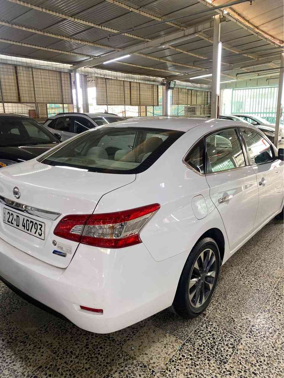 نيسان سينترا مؤديل 2015ى خه ليجى سه ياره يه كى زؤر جوانو نويه هه موو شتى نوى كرايته وه 127هه زار رؤيشتيه گيرو مه كينه ى به شه رته سه ياره كه هـيچى نييه بى سبوخ بى ته عديله داواى 112وه ره قه ى ده كه م كه مو مه جال 
*********** أربيل, العراق
