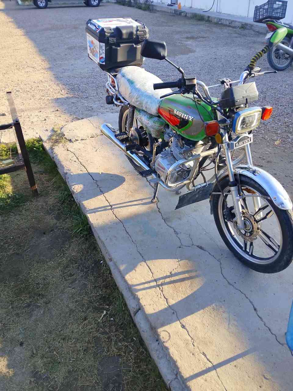 السلام عليكم موطور ايراني لبيع موديل 2022 نضيف السعر 650 وبي مجال رقم ***********
