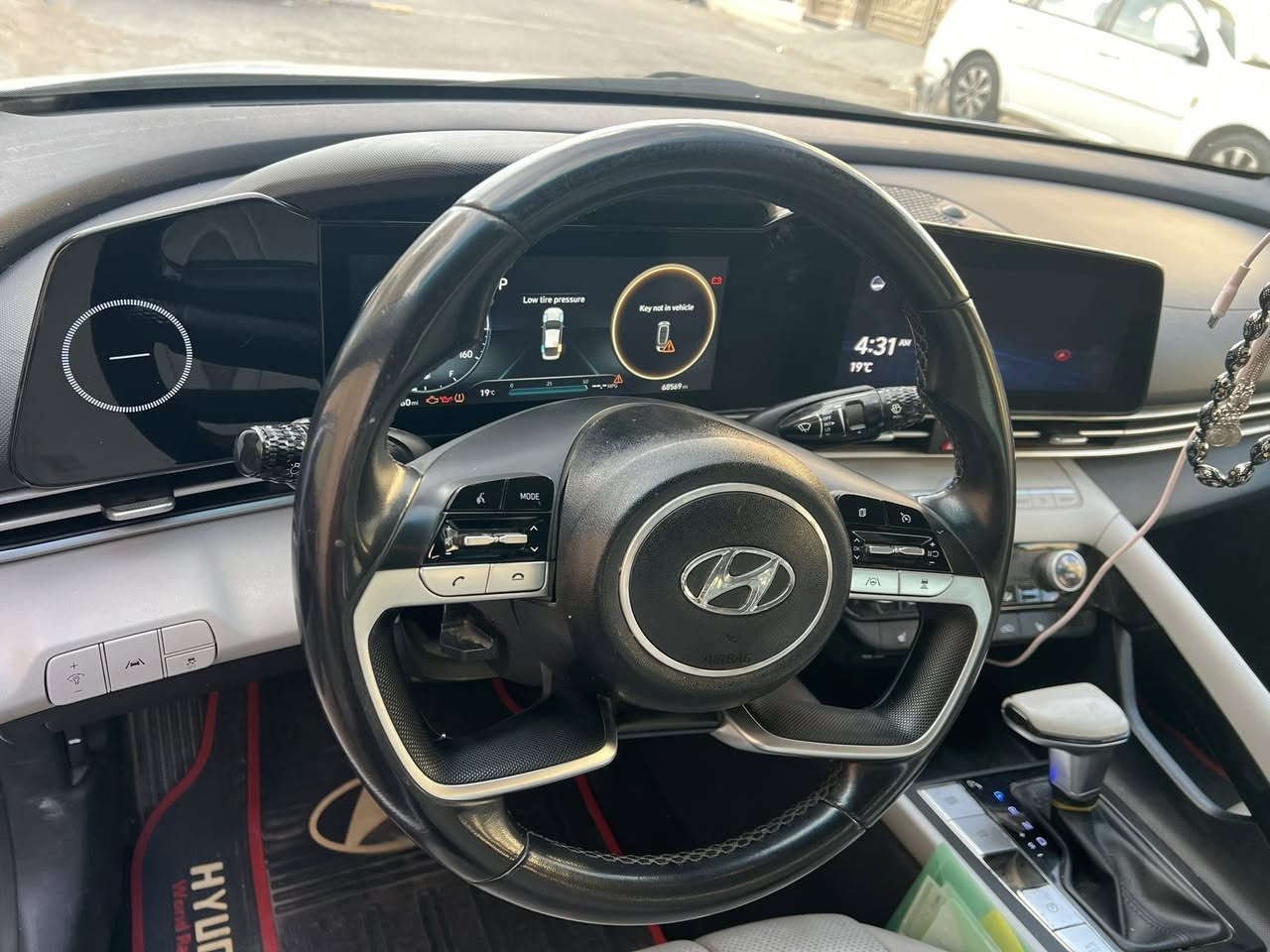 انتره البيع وراد امريكي موديل 21 العنوان بغداد
موصفات فول واحد على واحد 
حادثها بسيط تفاصيل اكثر اتصال غير متواجها على فيس موجد واتساب 
***********
