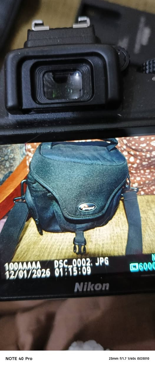 السلام عليكم شباب كاميرا نظيفه يكون   3300 نظيفه على اخر درجه والله تواصل على هذا رقم واتساب*********** سعر ٢٠٠
