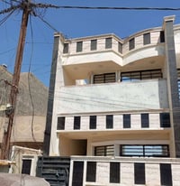 الايجار  السلام عليكم عندي بيت مساحه 100متركامل جديد داخل جاهز من كلشي...