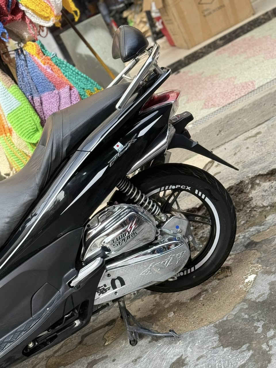 بي سي اكس  جيل اول  كفاله عامه. حته ورقه مزاد بيها   دراجه جديده لوك  ماشيه ٢٢ حقيقي  شرط دراجه مصروف عليه  هواي. كت. كامل. نيكلات حته براغي نيكل  شرط. صالنصه.  بلادي ستيل دراجه .   جديده. بمعنه كلمه.  محرك ١٢٥.  حساس زدحام.  ستان. كهرباي.      ستفسار عله رقم  ***********  مكاني. ديالى. بعقوبه
