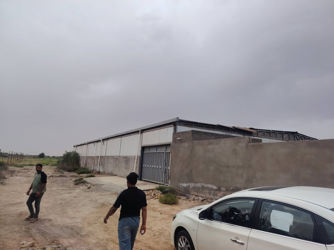 سلام عليكم بيت للبيع المساحه 1300 بيت درجه أوله البيت عوزه بس ارضيه وبورك وي البيت جملون مساحته 1200 تريد بس البيت تريده كله محوله كهرباء خاصه بل بيت الموقع عله طريق السدير دوانيه يبعد عن سدير 3كيلو نزله تبليط 200متر نزلت نبي الله مدين ***********
