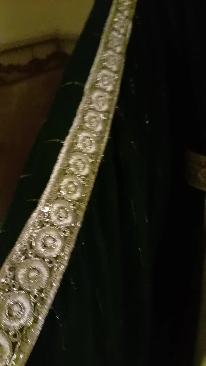 فساتين لبسه وحده واكو جديد 
عندي احذيه وجنط يدويه


**إذا كنت صاحب هذا الإعلان وتريد حذفه لأي سبب، رجاءا أرسل رسالة إلى الدعم الفني**