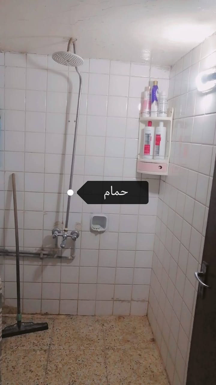 سلام عليكم شقه للبيع شقق  القديمه ام العصافير ديلوكس ام غرفتين جديده ومابيه نقص 
@إشارة سعر 47 وبيه مجال قليل ***********  ***********
