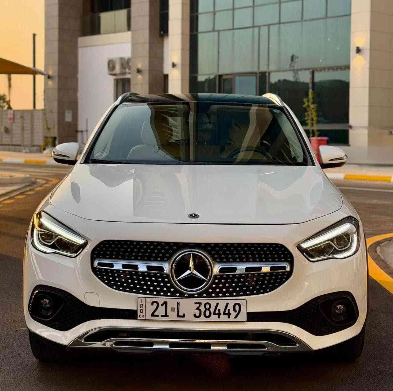 السلام عليكم مرسيدس GLA 250 الشكل الجديد
بصمة
جلد 
كراسي كهرباء وتدفئة
صندوك كهرباء
لايتات زنون
شاشة متصلة
تبريد ثلج منفصل قطعتين
مري شفط ع البصمة
تجاوي كهرباء
حساس امامي خلفي
رادار امامي خلفي جانبي
مكينه 4 سلندر 2000 شرط 
صبغ بنيد وجاملغ فقط
السيارة نظافتها 100‎%‎
مكفولة من كلشي كير مكينه صدر تايرات 
السعر 210 وبيها مجال بسيط 
*********** بغداد, العراق
