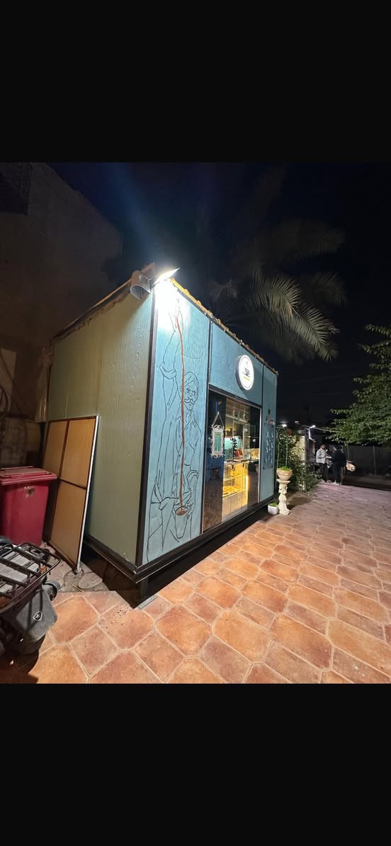 كرفان للبيع 3x4 نظيف جداً العنوان (بغداد / البنوك ) تريد تاخذ كـ مشروع جاهز ومكمل وياه سنك وفاترينا وميز  تريد كرفان للاستنفسار الاتصال على ***********
