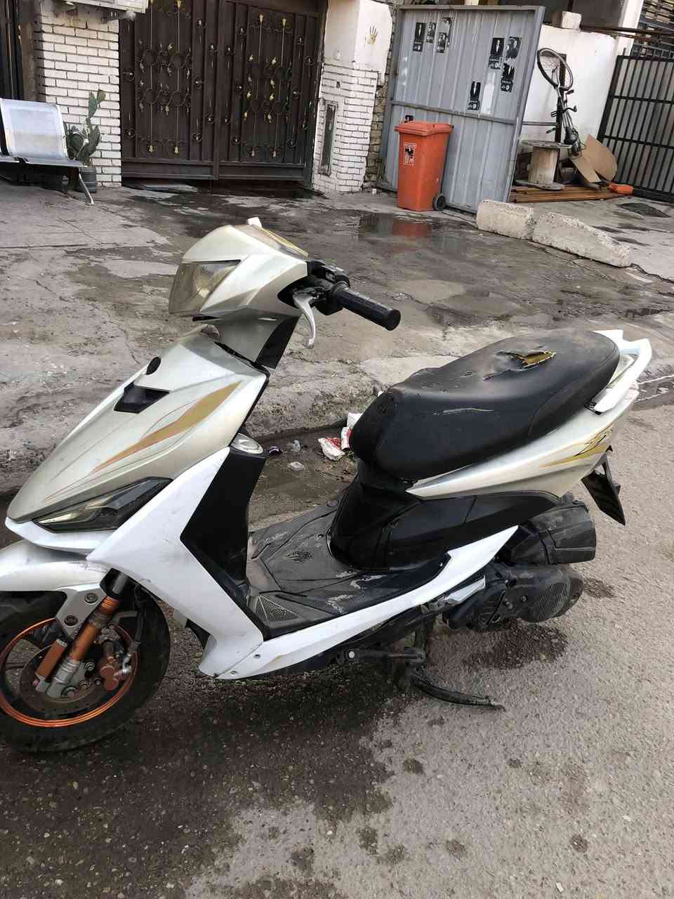 دراجه ماكس FS للبيع رايدله بس كابريتر بيه كابريتر بس ممنضفه وصلنصه RZ ابيع كوم حديد ب٣٠٠ وبيه مجال مكاني البياع *********** هذا رقمي
