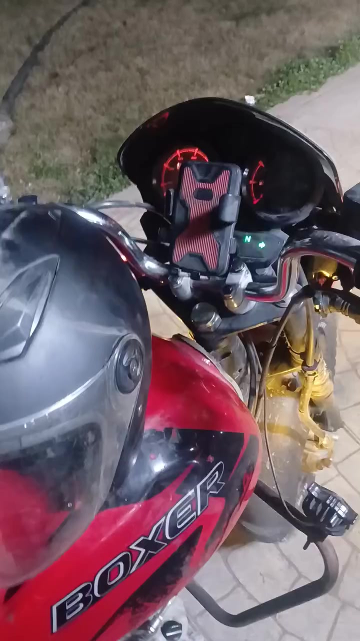 سلام عليكم دراجة  بوكسر للبيع موديل ٢٠ كاملة وبيهة كتاب ترقيم***********
السعر ٨٠٠ ألف
