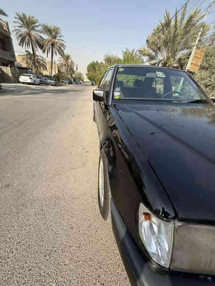 دب موديل 91 محرك 300 عنكبوت موصفاتها معروفة والسيارة على أيد وحدة سعرها 65 وبيها مجال 

***********
