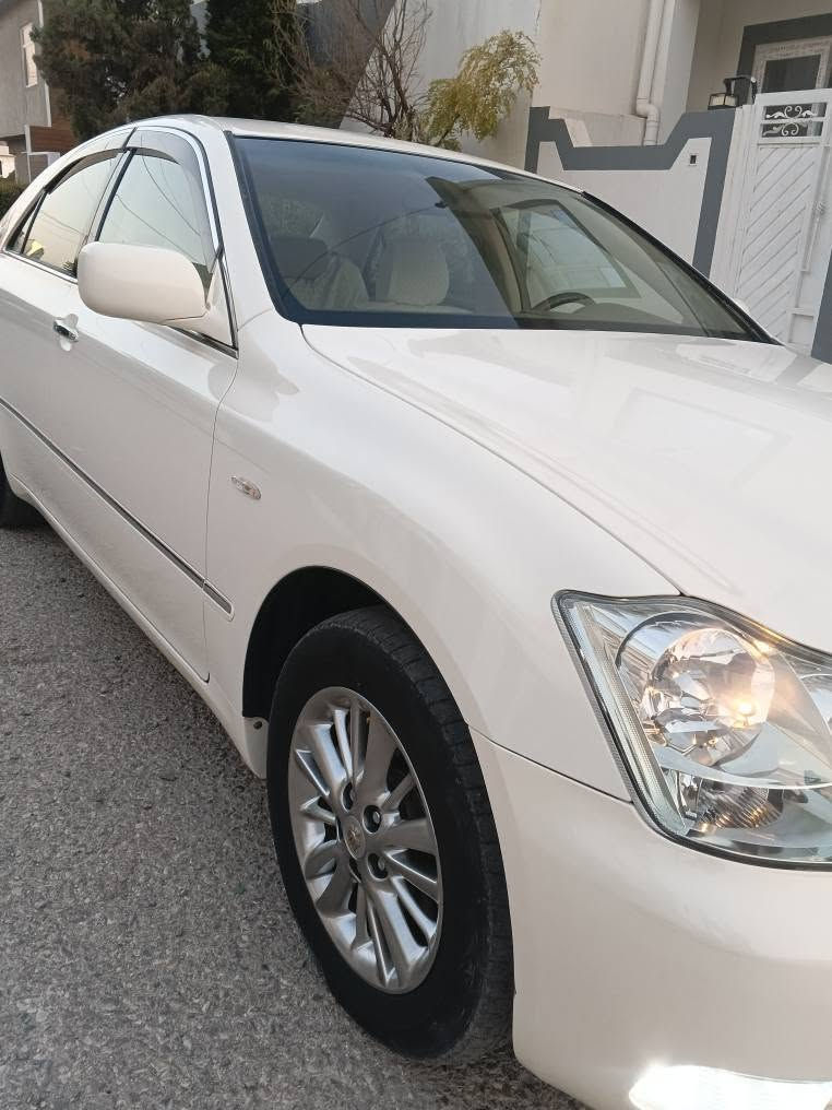 شاهینە 2005پاکەتی ساغ تازە داخل بوو بۆنی شە ریکە ی لێ دێت شوشە نە بوو 5گە لا بشکێنە تە نانەت دە عامیە کانیشی بۆیاخی شە ریکە یە چوار وویل دنگە ی لۆک چوارتایە ی تازە ناوزەرد سێ دووگمە پە ردە ساردی وگە رمی برێکی مە زبووت نمونە یالە جوانی دالە وێنە کە جوانتر نە بوو گە ڵا بشکێنە نرخی 80 گە لا معاملە یە کی کە م ئە گە رمشتری نیت ئیزعاجمان مە کە لە سلێمانیم 
بۆپە یوە ندی  *********** السليمانية, العراق
