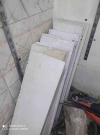 رفوف بيض عدد ٥٠ قطعه اي ستفسار الاتصال على رقم ٠٧٧٣٣٨٨٦٩٧١