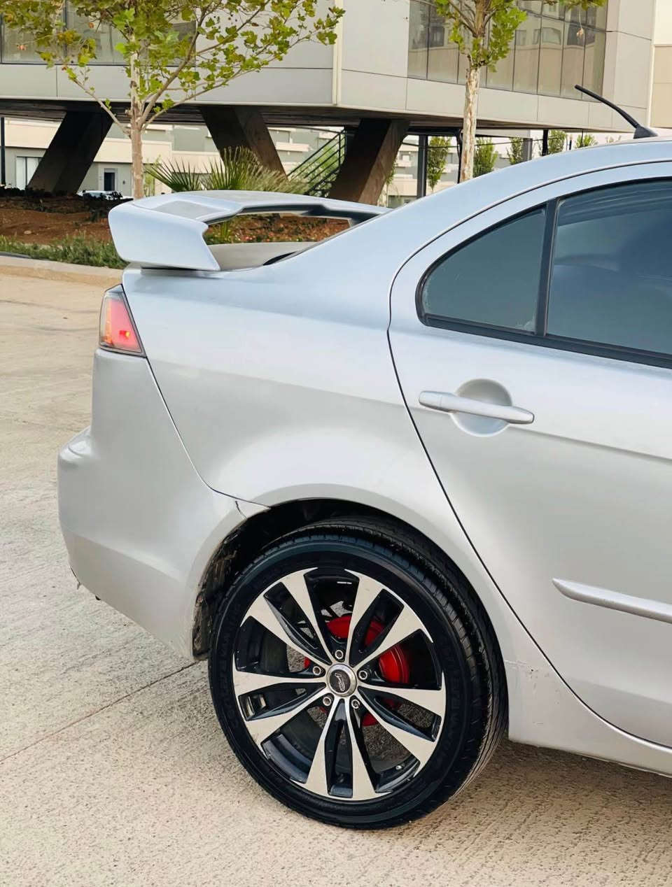 گۆرینەوە بە تەکسی 
یان فرۆشتن
سۆنەریم داناوە 
٢٠٠٩ مەکینە ٢٠ خلیجی مەرخوب 
گێر و مەکینە بە شەرت 
گێری تازە گۆراوە و لۆکی لەسەرە 
سەنەوی تا ئاخیری ٢٨ تازەیە 
تایەو ویلی تازەیە 
تەبرید و گەرمی و کارەبای بە شەرتە 
سەیارەکە ٢ پارچەی بۆیاخە 
بۆنیت لەبەر کالبونەوە بۆیاخە 
چەمەلەخی سایەق سوکە دەعمە و ناوی نەگرتوە 
سەیارەکە زۆر زۆر جوان و بێ کێشەیە السليمانية, العراق


**إذا كنت صاحب هذا الإعلان وتريد حذفه لأي سبب، رجاءا أرسل رسالة إلى الدعم الفني**