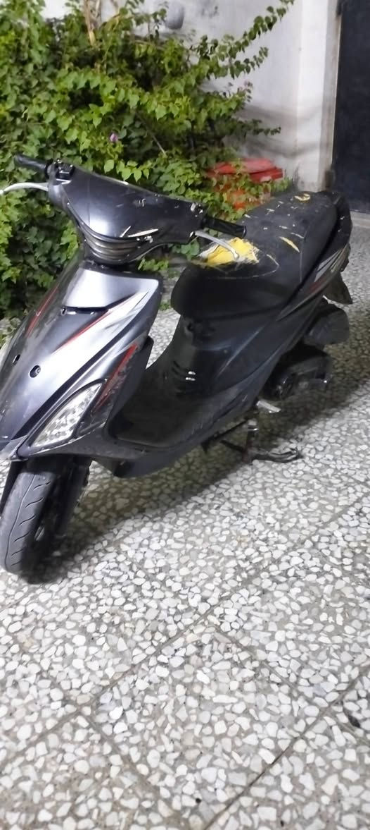 دراجة أدرس سلف هندر كهربائيات شغاله ابيع كوم حديد  لا حد يكول شبيهه مابيهه ابيع كوم حديد تشتغل سلف هندر   السعر  150 مكاني حي السفير قريب ع العبيدي رقمي  ***********
