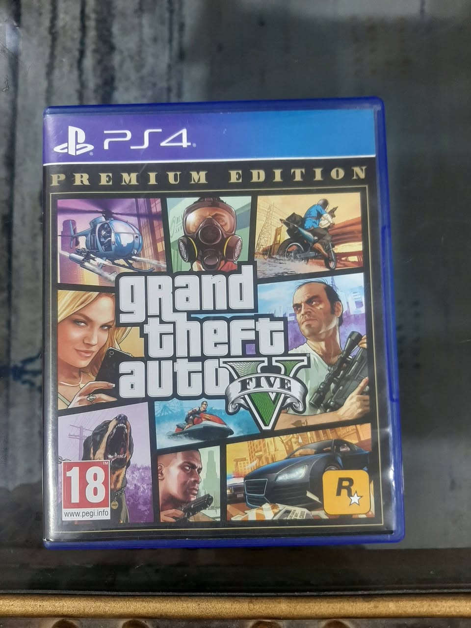 بلاستيشن 4 سلم اونلاين غير مهكر للبيع كامل ملحقات السعر 230 وبيه مجال 
بيه 4 الالعاب وي القرص يصيرن 5 
GTA 5 
FC 26
FULL GUYS 
eFOOTBALL 
ASPHALT LEGEND 
الذاكرة 500GB 
النظام 13.02
البلي نظيف 
للتواصل
***********
