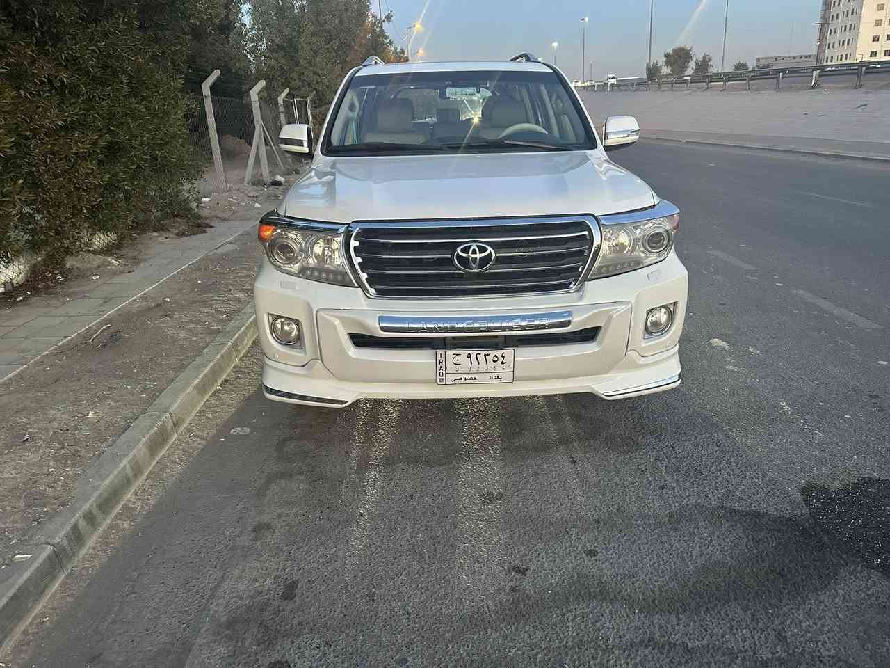 سلام عليكم 
لاندكروز 2013 فول 1/1

سياره حلوه مشاء الله مال بيت 
السونار مرفق ويه الصور 
الشراي يتصل على هذا الرقم 
***********
