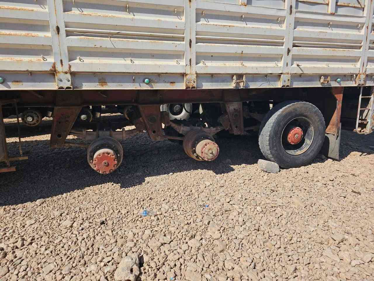 عربه جناب حداديه اردنيه شاصي 16 ثلاث دناكير برينه الطول 12وربع بدون تاير وويل السعر 90 مجال بسيط  متواجد في معرض بغداد الحديث  العنوان الانبار الرمادي منطقه الشراع الخط السريع للتواصل 
***********
