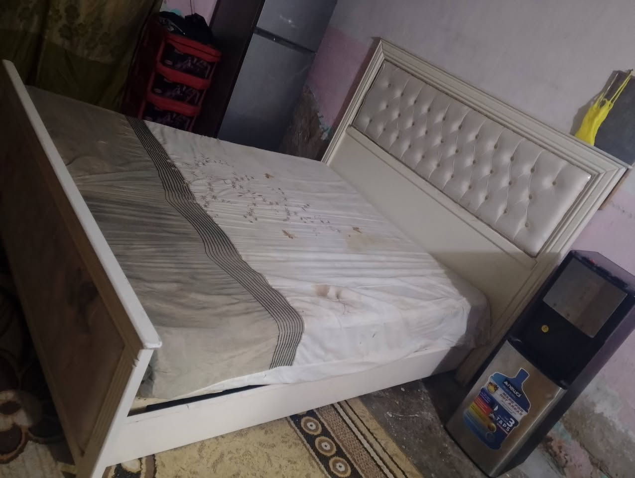 جربايه تركي للبيع +دوشك جديد مسخدم قليل 
السعر 150
العنوان بغداد مدينة الصدر


**إذا كنت صاحب هذا الإعلان وتريد حذفه لأي سبب، رجاءا أرسل رسالة إلى الدعم الفني**