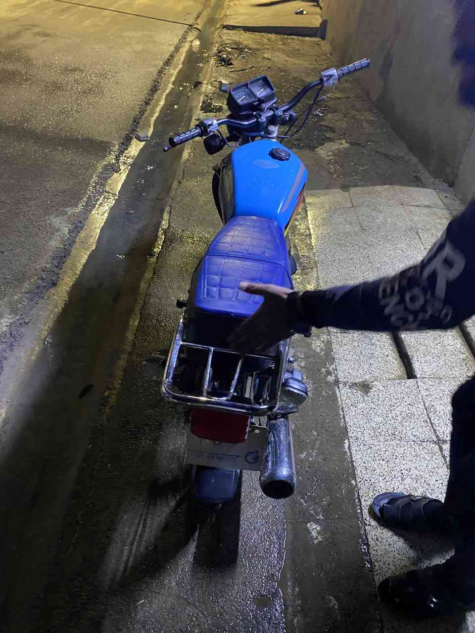 ايراني للبيع مكينه ١٨
استيرن رياضي 
شاصي ٢٣ 
كلجات جديده تايرات جديده الماطور جاهز 
السعر ٤٢٥ وبي مجال للطيبين 
رقم الهاتف *********** 
ماكني موصل الايسر
