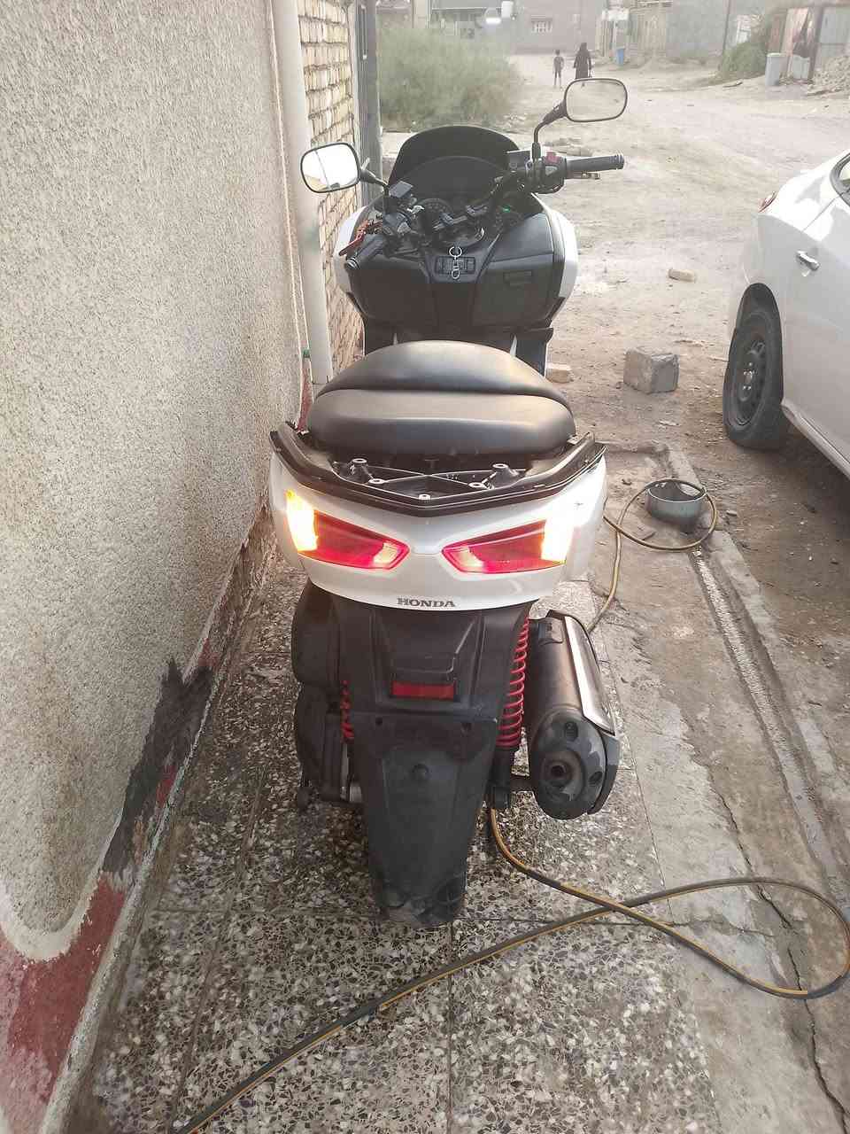 سلام عليكم دراجه فورزه صفر 12 للبيع اومراوس دراجه نضيفه ومابيه نقص شغاله نكره بكل وقت كهربائيات كامله مابي شي نقص كفرات نضافه 80 بل ميه سعره 12 وبيه مجال للستفسار *********** مكاني بغداد الحسينيه
