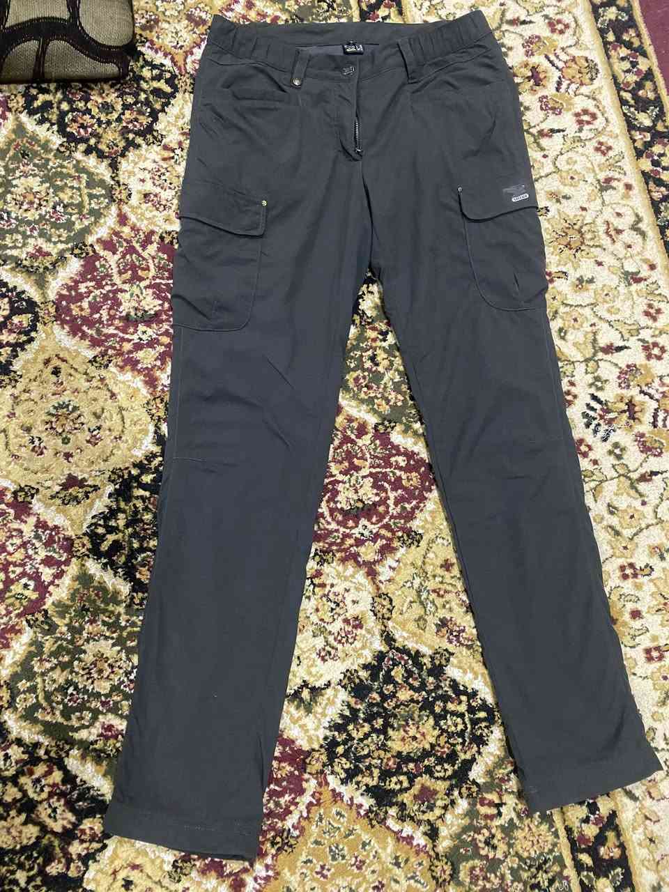 ماركة salewa الايطالية للملابس الجبلية
اللون رصاصي غامق 

النظافة فول فول 

مبطن من الداخل 

شرط اصلي 

الطول 107
الكمر 43
الحجل 18 

يتوفر توصيل


**إذا كنت صاحب هذا الإعلان وتريد حذفه لأي سبب، رجاءا أرسل رسالة إلى الدعم الفني**