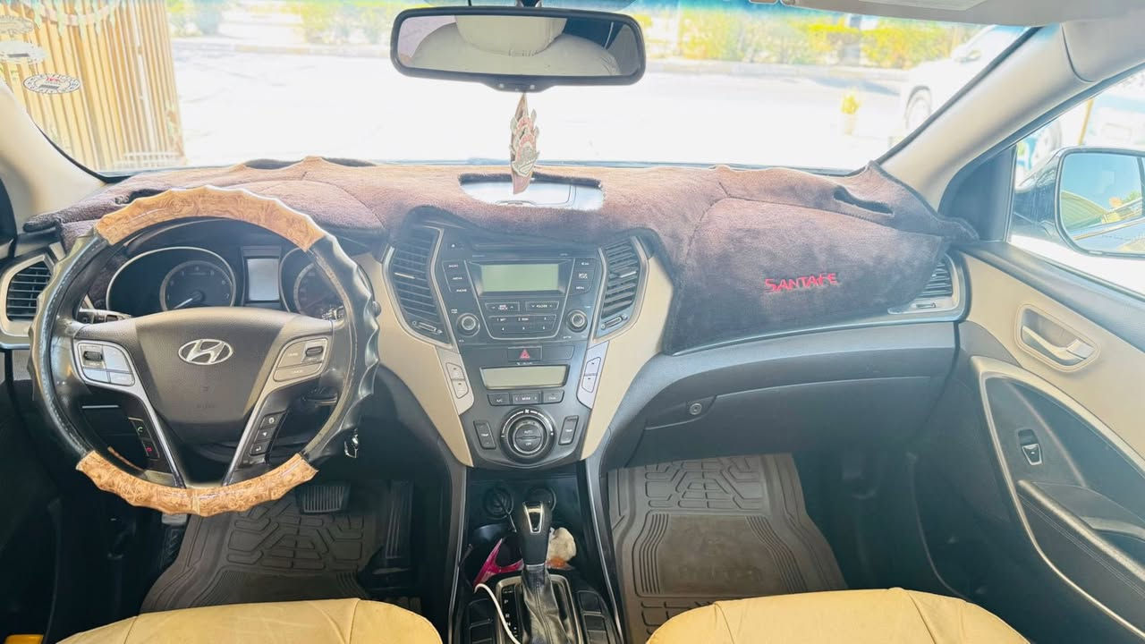 للبيع: هونداي سنتافي 2013 خليجي
• ممشى: 170 ألف كيلو
 • 7 راكب
• 3 قطع تبريد مع تحكم منفصل بالتبريد
 • حساس خلفي
• كامرة خلفية
 • إشارات بالمرايا
 • شاشة مع شاشة ترحيب
 • رقم أربيل
 • السيارة باسمي مباشرة
• بنيد صبغ (أثر طخة بسيطة)

 • الداخل نظيف جداً
سعر السياره 165 قفل
للاستفسار والاتصال: ***********
