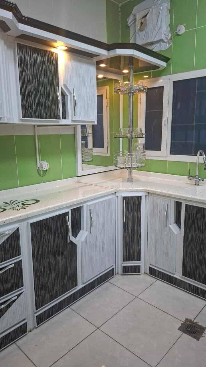 سلام عليكم كاونتر قياسه ٦ متر ونص والله جديد تشوفه بعينك ونضيف مرمر درجه اولى رايده ب مليون وربع اقل من نص سعر التكلفه مكاني نجف قرية الغدير
***********
