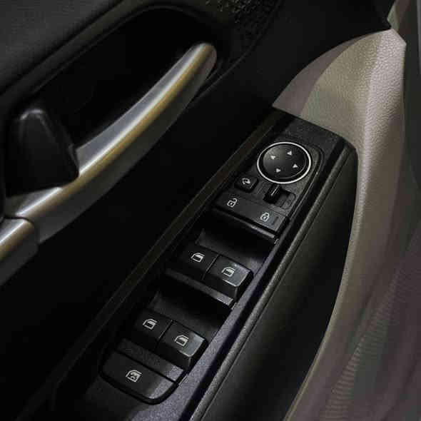 كيا سونت
موديل ٢٠٢٣ خليجيه
صبخ باب خلفي ايمن
ماشيه ٢٧
رقم دولي باسمي
السعر 152$
***********
