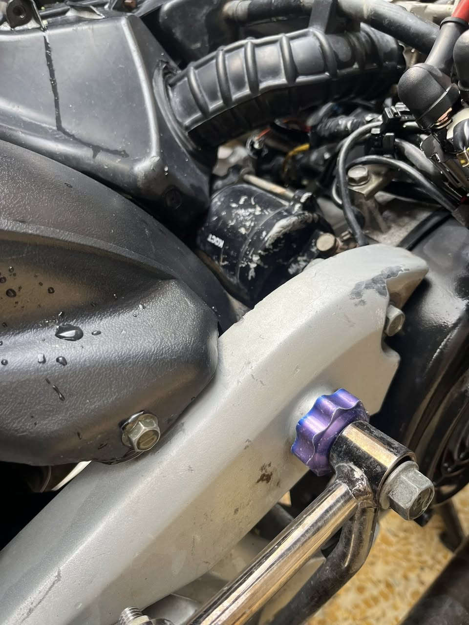 سلام عليكم دراجه سكنس فحل كوري دراجه 58بلادي شعله ومعدله بيها كلجات رياضي ويدات بريك رياضي دبلات خلفي رياضي وصالنصه رياضي صوتها طرب سعره 900وبيها مجال او مراوس بدراجه مرتبه مكان ساحة عدن *********** واتساب
