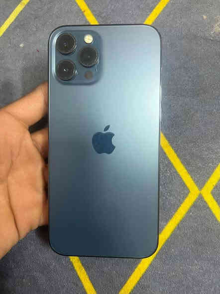 السلام عليكم للبيع آيفون 12 برو ماكس
جهاز نظيف مال بيت استخدام شخصي 
الذاكرة256 البطارية 82 بلادية الجهاز مبدل شاشة اصلية 3 خيارات مثل ما موضح بالصورة السعر 425 وبي مجال المكان بغداد الشعب *********** واتساب فقط أو خاص
