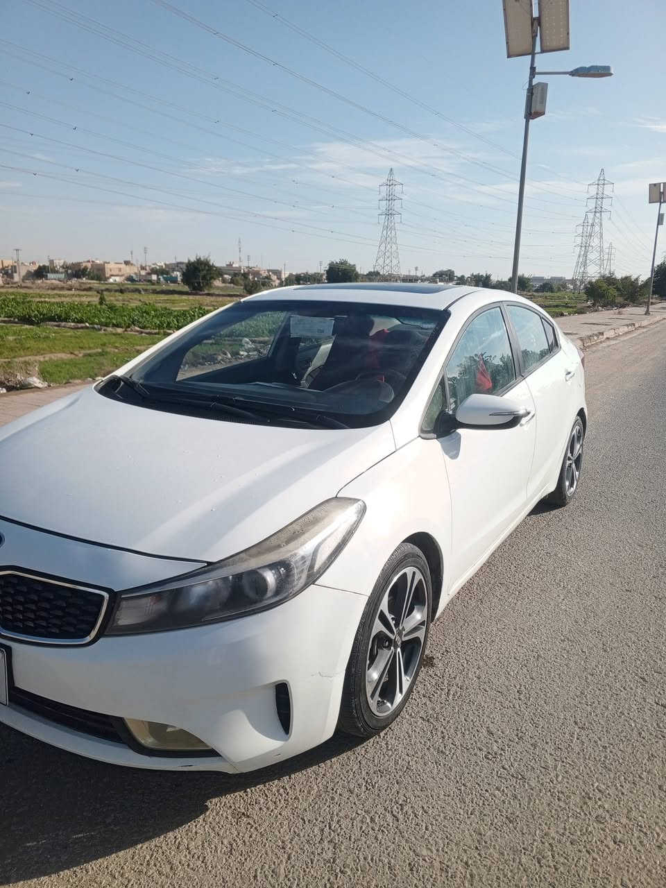 سلام عليكم ورحمه الله وبركاته سيراتو 17 فول عده  البصمه محرك 2000 بيه قطعه واحده جاملغ الخلفي بدون دواخل رقم نكليزي اربيل ***********  سعره 135وبيه مجال مكاني نجف مكتب الرشيد
