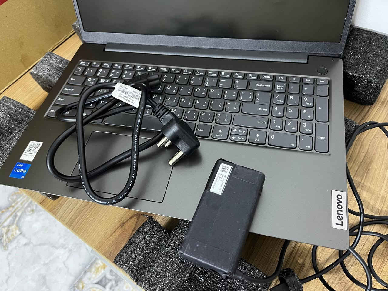 سلام عليكم توفر لابتوب Lenovo V15 G4 IRU
مستخدم 5 اشهر تقريباً نظافه 99٪
مواصفات 
Inte i5 13420H
RAM 8 DDR4 3200
512 ssd 
كرت إنتل HD داخلي 
يفيد مهندسين و مصممين معالج قوي 

السعر 550 الف و بيها مجال قليل عنوان كركوك توصيل ماكو نعتذر


**إذا كنت صاحب هذا الإعلان وتريد حذفه لأي سبب، رجاءا أرسل رسالة إلى الدعم الفني**