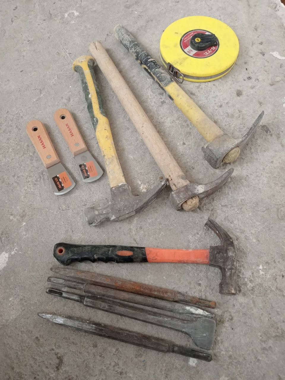 السلام عليكم افتح الصور عيني كلشي واضح للبيع 200الف مكاني حي الجهاد
*********** يتوفر واتساب  ماعندي توصيل
