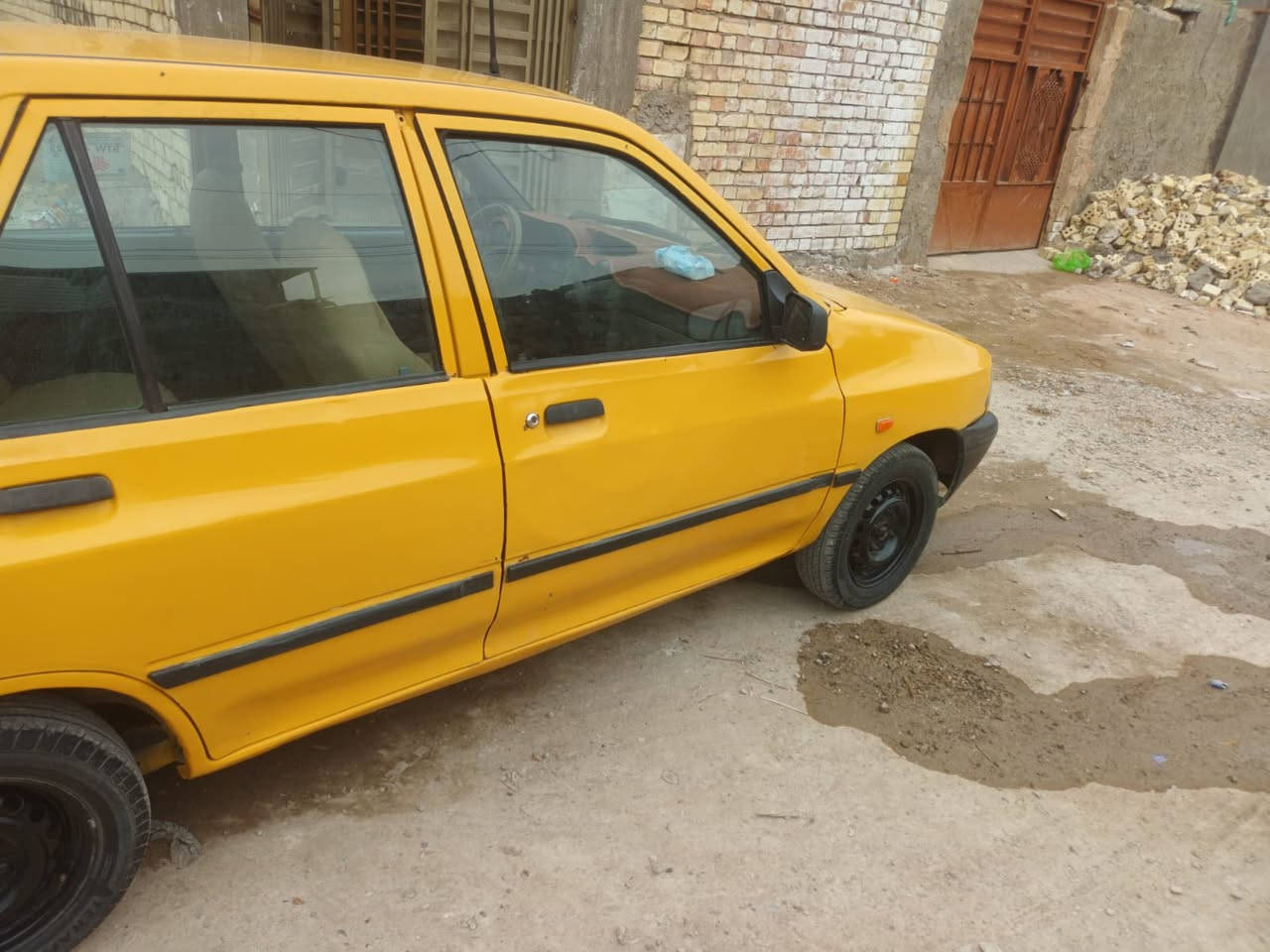 السلام عليكم سايبه موديل 2015 سياره جاهزه وجديده معمر شاصي واحد. تحويل مباشر هيئه وغرامه عل مشتري  تقريبا عليه 600 هيئه وغرامه.سعر 19 بيه مجال  الاتصال ***********
