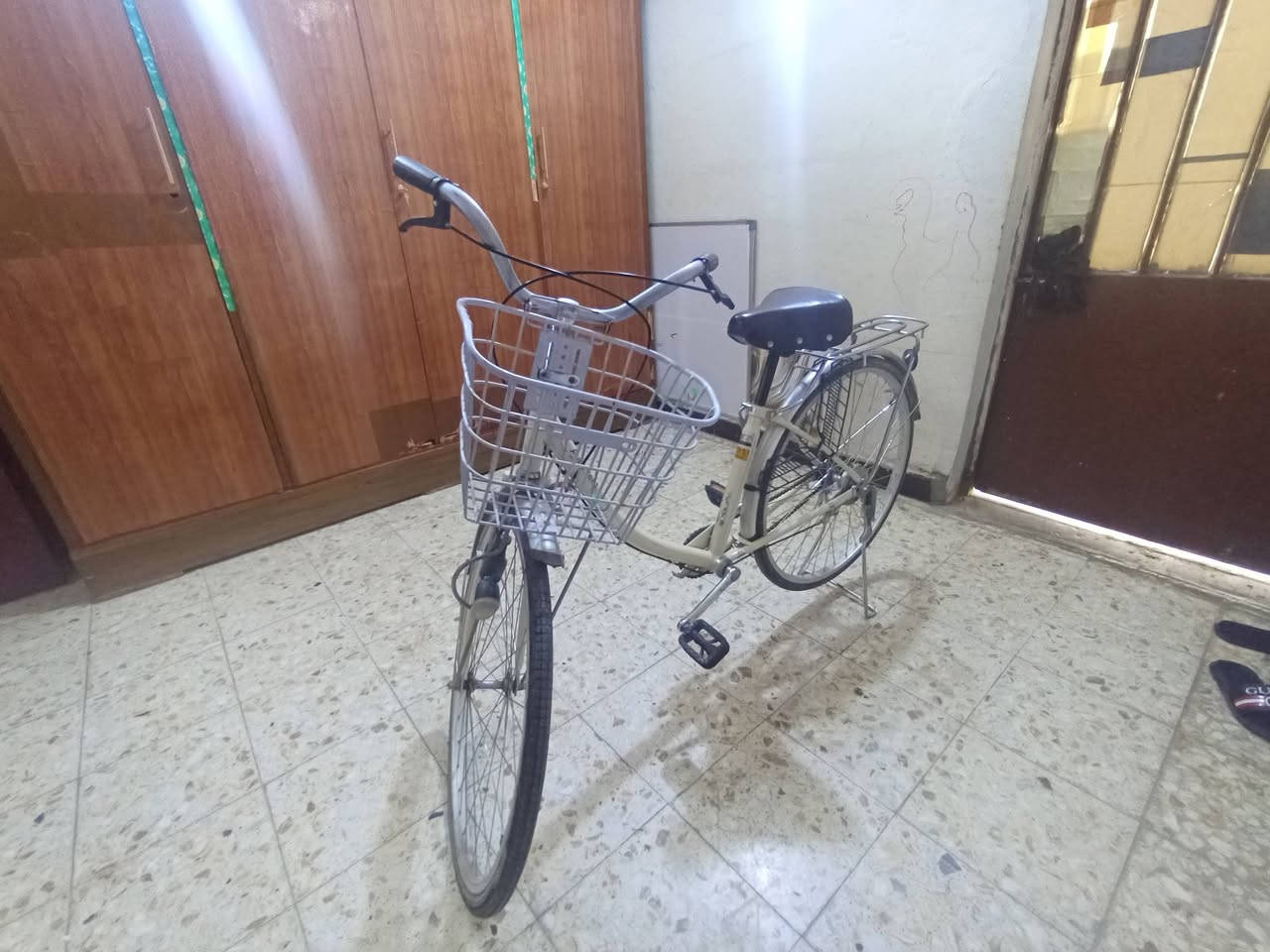 السلام عليكم بايسكل بطة نضيف مابي اي شي مستعمل قليل مختم السعر 125 وبي مجال مكاني بغداد *********** راسلني واتس
