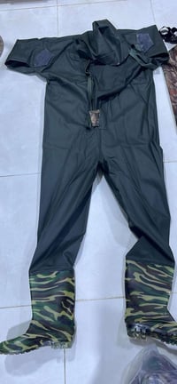 متوفر بدله مطريه قياس ٤٤للحجز اتساب 07731934481