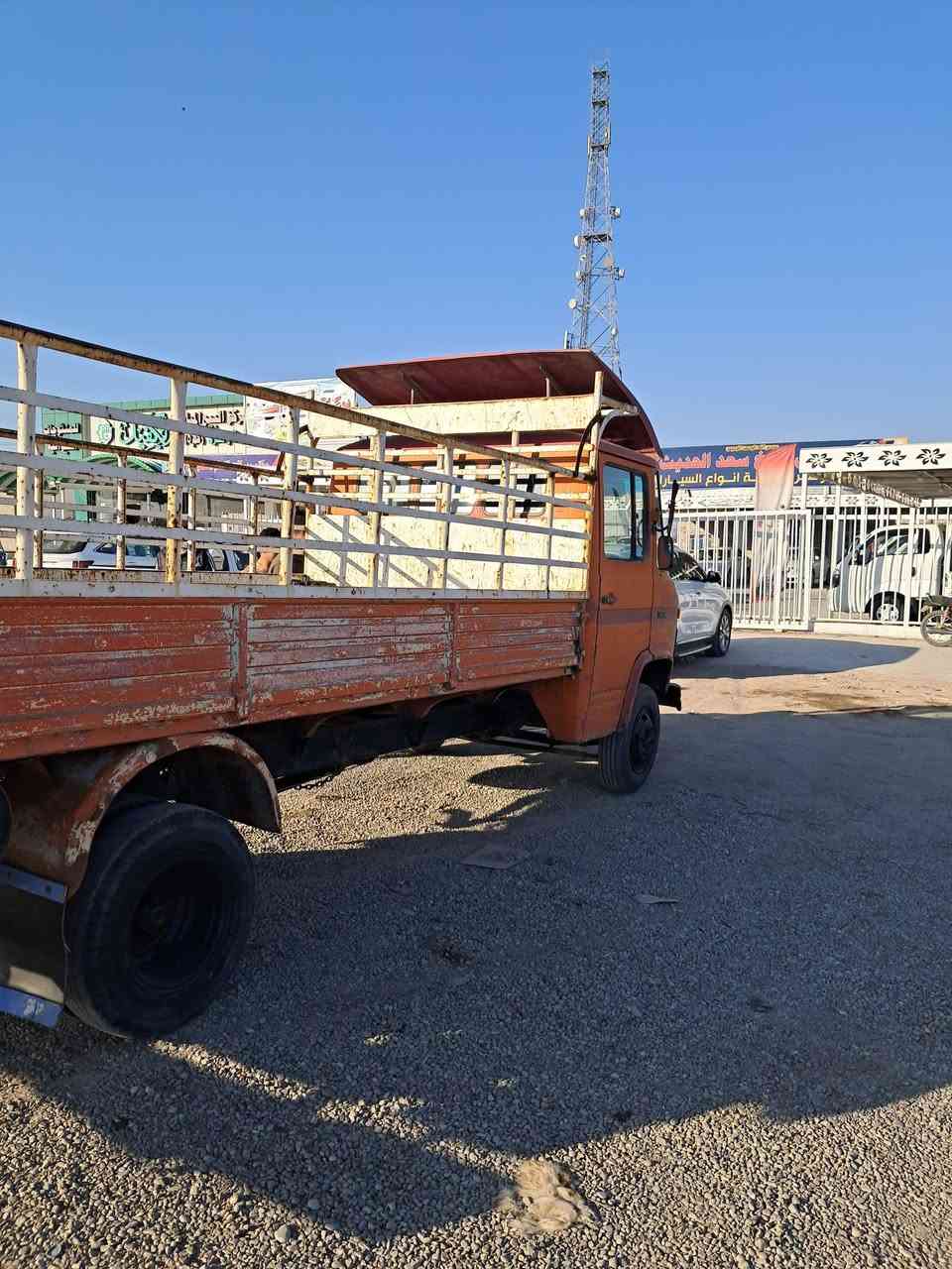 سلام عليكم للبيع خرسة موديل 1991
باور ستيرن تخم تاير طويلة كير مكينة اكسن شاصي مكفول
رقم الماني تحويل ثاني يوم السعر.         60$
***********
