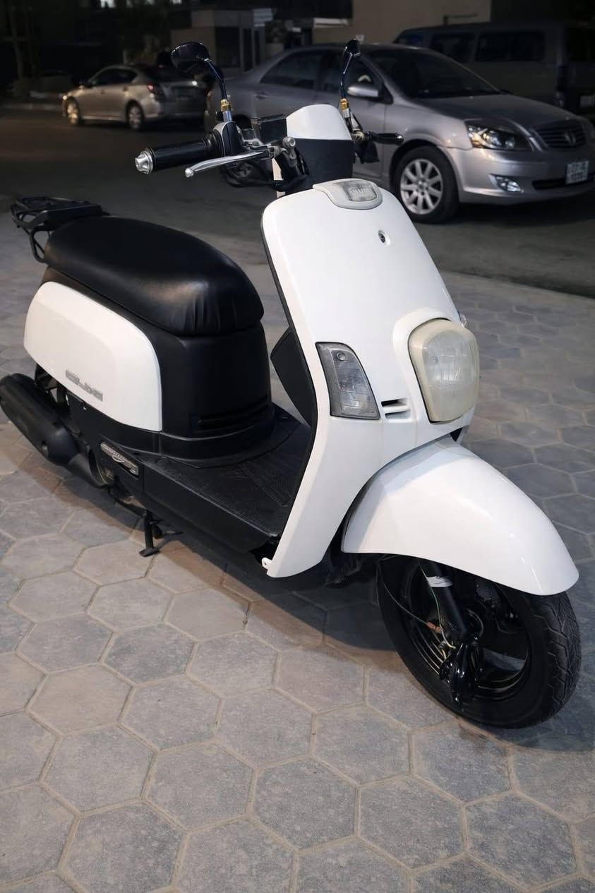 سلام عليكم دراجه للبيع او مراوس بماكس عدله دراجه نضيفه ما ناقصه شي مكينه ما مفتوحه شرط الفحص كهربائيات شغاله من طول لطول كفراته هاي تجاريه والاصليه سوده مختمات موجوده دراجه شغل واطلع وين ماتريد سعر650 وبيه مجال بسيط للاستفسار رقم واتساب فقط *********** المكان ناصريه مركز
