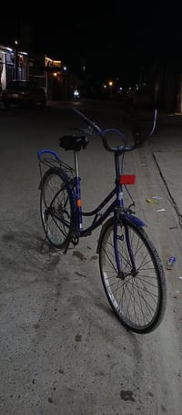 بايسكل بناتي للبيع حجم 24سعر 50 وبي مجال للطيبين هذه رقم 07718162439ال...