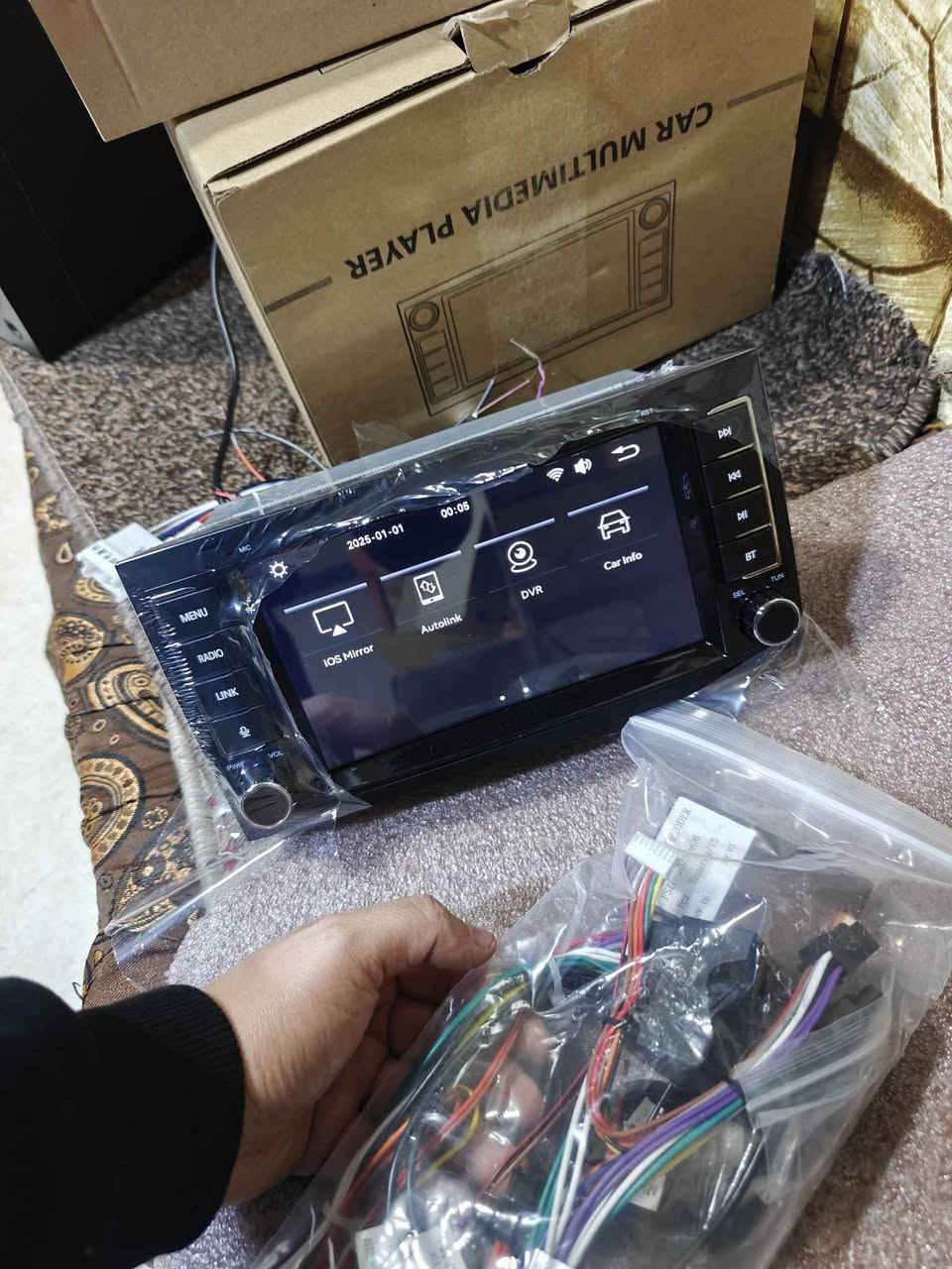 شاشەیەکی  لۆک ئەووپی  قیاسی درێژی 24 سانتیم   بەرزی 12 بۆ 13   ئەندرۆید ئۆتۆ و کارپلەیە  
نرخی 55 هەزار
*********** السليمانية, العراق
