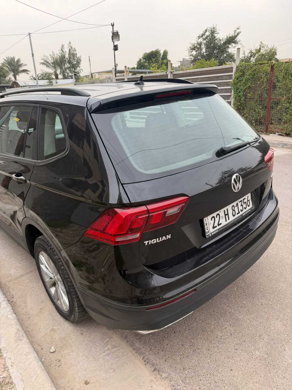 فولكس واغن ( تيغوان )
موديل  : 2021
المواصفات : S. ( العاديه ) 
المحرك : 2.0  TSI
🔵 ماشيه : 61,000 ميل 
🔸 شاشه ( ابل كار بلي ، اندرويد اوتو )
🔸 كامره خلفيه 
🔸تدفأه مقاعد 
🔸 تحكمات بالستيرن كامله 
🔸مثيت سرعه 
🔸كشنات قماش 

🔴 وارد كندي 
🔹 الضرر : الجاملغ الامامي سرقه + بارد باب السايق من كندا 
+ بارد بالجاملغ الخلفي مصلح وكامل 
💵 السعر : 175 $
مكاني بغداد + فلوجه 
للتواصل 
*********** / ***********
