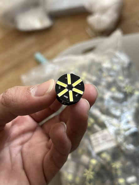 يالله اخوان عندي هاي الكميه جيس كامل عددهن 230 قطعه شلع للبيع 
ومتوفر توصيل لجميع المحافظات 
الحجز والاستفسار خاص او واتساب 
***********
