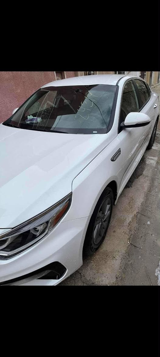 السلام عليكم 
  اوبتيما للبيع 
الموديل 2020 وارد امريكي ليبل واحد  
رقم بغداد حره مداور ثاني يوم وين ما يعجبك 
ماشيه 58 الف فقط
كير ومكينه حداديه مكفولات شرط 
تبريد ثلج 
موصفات فول عدى الفتحه 
تحديد مسار  توقف ذاتي  مانع انزلاق 
رادار امامي خلفي 
رادار بالمري الجانبيه 
3 وضعيات قياده  
منظومه زنون 
جوها تخم تاير كارتون
ماتصرف عليها ربع 
السياره وارد امريكي حادثثها موضح بالصوره 
ملاحضه صبغ نص البنيد وكلير شويه من الجاملغ 
ليبل واحد بدون تبديل 
بدون معجون
مكان السياره ذي قار الشطره
السعر خاص 
*********** اتصال واتساب
