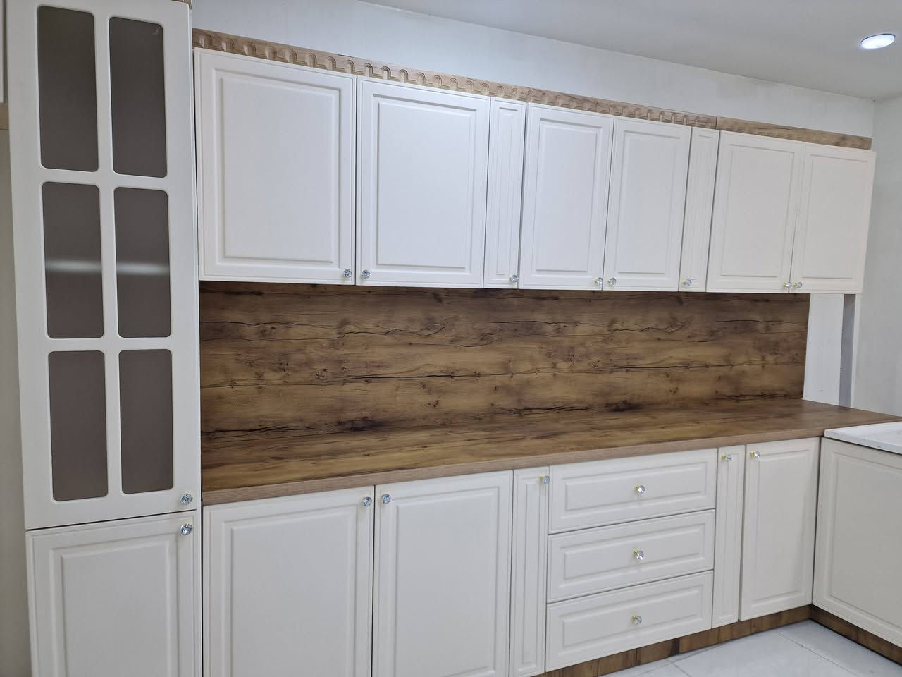 داشکانی تایبەت
سیتی کەوانتەری تورکی باڵۆن پریس
تازەیە هی عەرزی پێشانگایە 
هەتا بڵێیت جوان و تایەت دروست کراوە 
درێژی کەوانتەر (4.45)
درێژی سنگکەی (2.60) 
هەرمەتریک لەم کەوانتەرە تەنها 130$ ئەکە ویت
لە هیچ شوینیک بەو نرخە نیە 
سلیمانی /کانسپکە /گەیاندن هەیە
0772 517 79 19
