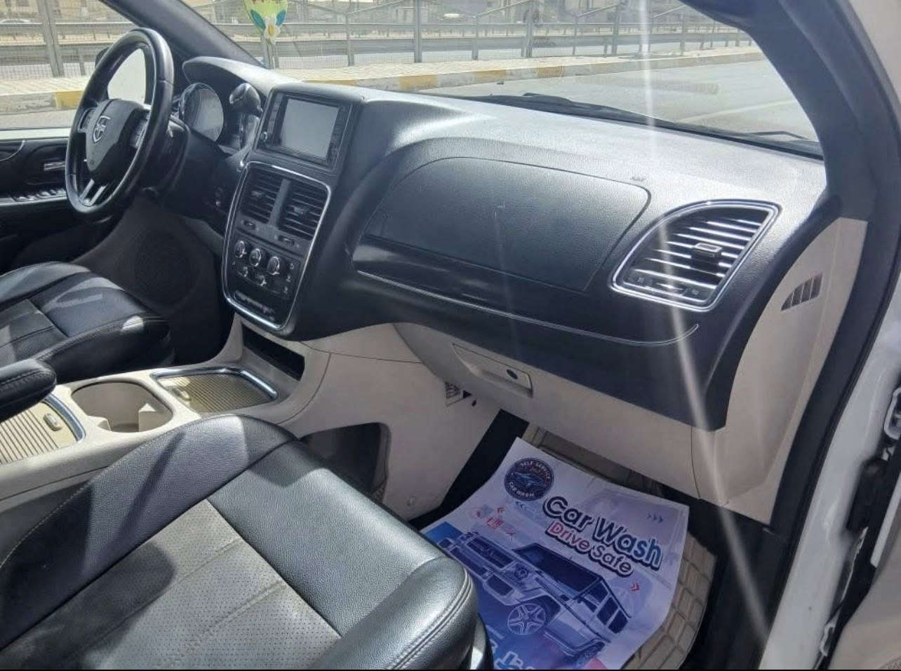 بيع مستعجل دوج كرفان 2020  رقم بغداد انكليزي صار يومين حولته فول موصفات للاخير صور الحادث والسونار بالمنشور  السعر 165
للاستفسار ***********
مكان السيارة بغداد
