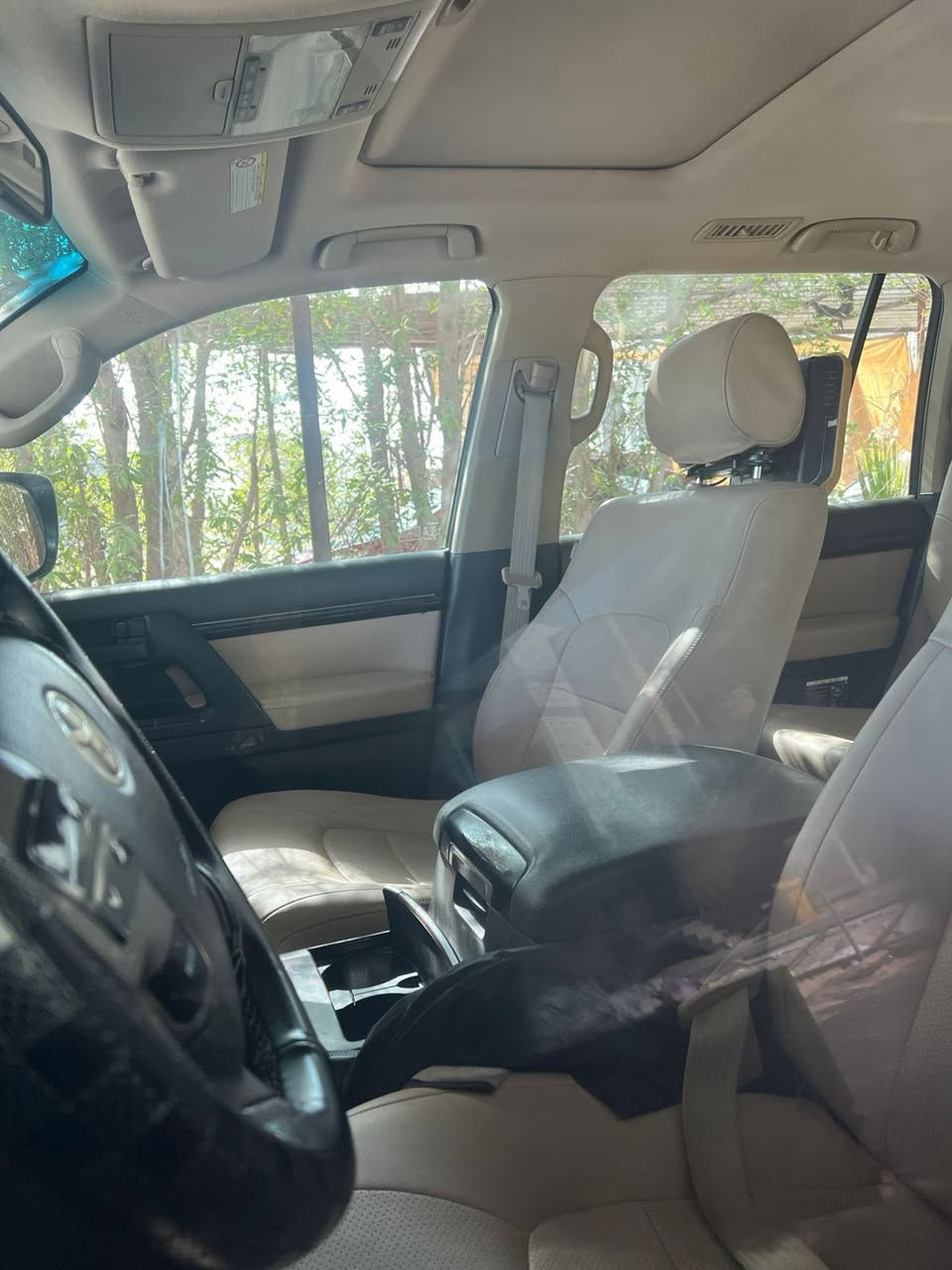 السلام عليكم جكساره 2011 بصره بسمي مكينه 6 سلندر حساس امامي خلفي 3 شاشات كشنات جلد سياره مكينه كير حداده تبريد كله جديد بيه صبغ بس الداير الخلفي الايمن ونفس المدكر الخلفي بي دحكه وباقيه ع حاله  وطعجه باب الدلعه وباقيه على حاله السعر 300 
مكان السياره البصره الاتصال ***********
